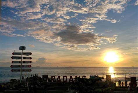 Eksotisnya Sunset Pantai Padang Sumatera Barat Sari Bundo Masakan Padang