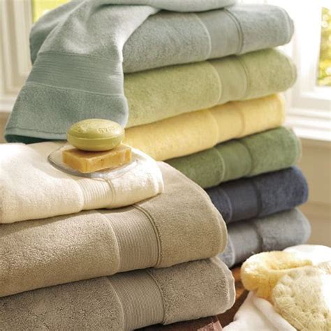 Coming in a variety of appealing colors, patterns and designs, all these bath towels are made with luxury fabric with the cheapest price. Cheap Towels on Sale at Bargain Price, Buy Quality bath ...