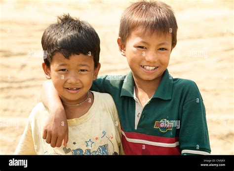 Burmese Children Friends Burma Myanmar Stock Photo Alamy