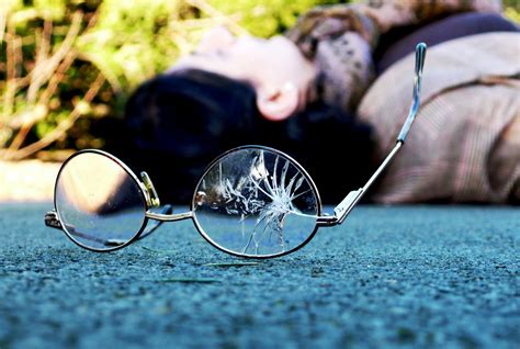 flickr a day 86 ‘broken glasses 5 minutes with joe
