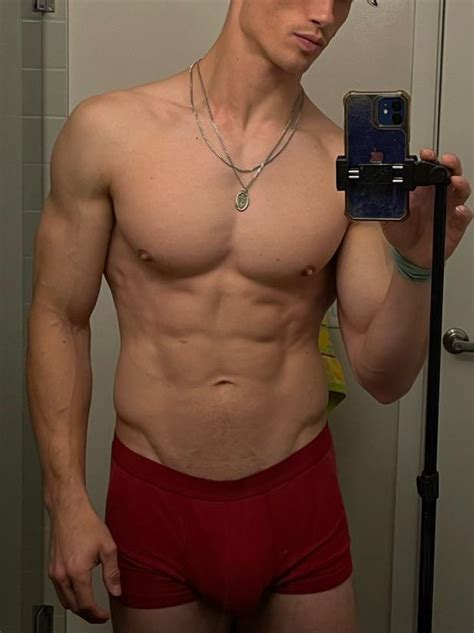 Red Bulge ️ Selfie Rhotmaleselfies