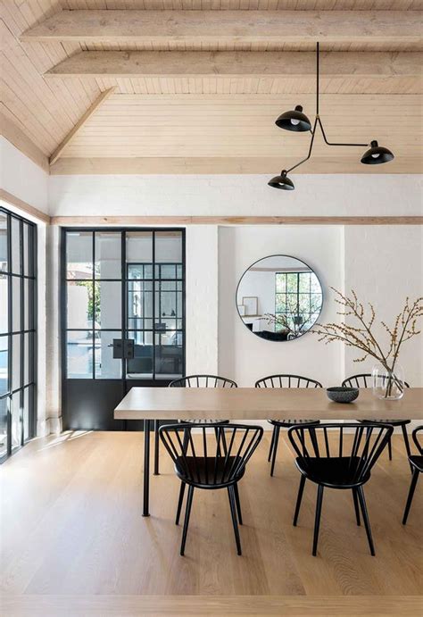 Amazing Home Interior Design Ideas With Resort Theme22 Decorkeun