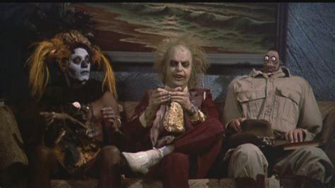 Beetlejuice (2017) (tv episode) edward scissorhands is shown in a picture. Moje refleksje filmowo-książkowe: Sok z żuka (1988), czyli ...