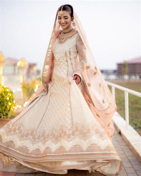 Style File Rabab Hashim Makes A Stunning Bride In Zainab Chottanis