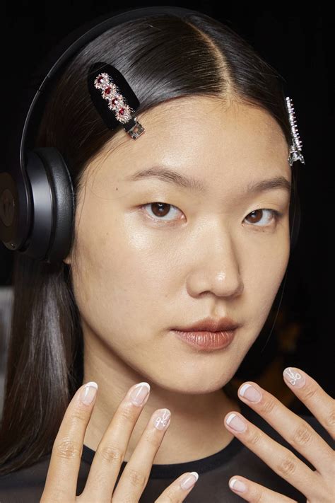 Nails 2023: 10 nail trends seen on the catwalk that will be very