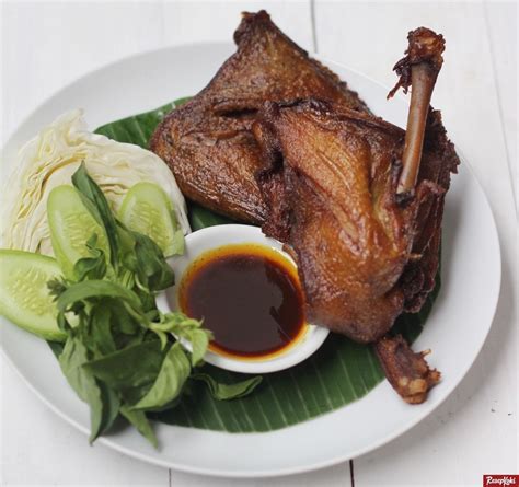 Bebek goreng adalah salah satu makanan khas indonesia yg bs kita temui di setiap pinggir jalan di pedagang kaki lima yg biasa. Bebek Goreng Surabaya Gurih Praktis Istimewa - Resep ...