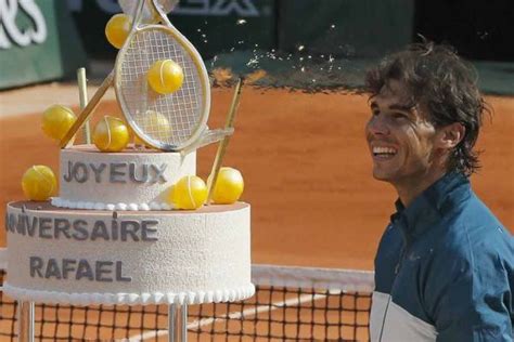 Photo Nadal Et Son Gâteau Danniversaire