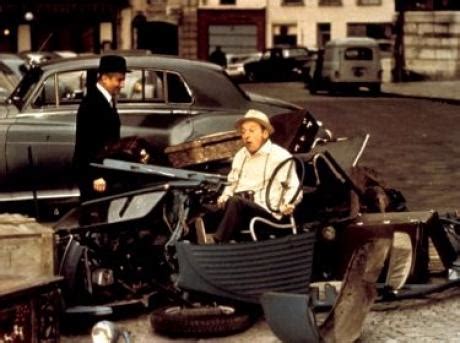 De la citroën 2 cv accidentée au fameux rire complice dans la voiture en guise de conclusion, le film se revoit. Réponse à la question du jour n° 18 - les voitures du ...