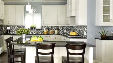 There, it decorates the cabinet furniture and also the kitchen itself. Kitchen Countertop Ideas