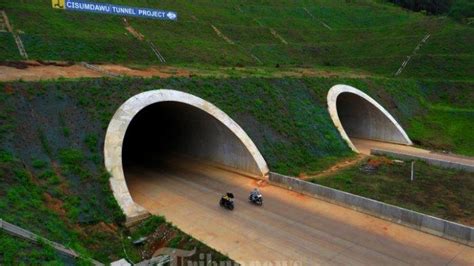 Menikmati Terowongan Kembar Tol Cisumdawu Tak Lagi Gratis Tribunpriangan