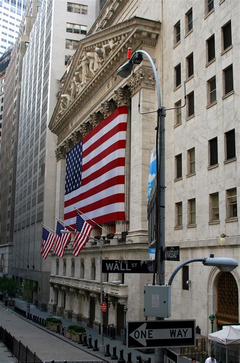 When is the new york stock exchange open for trading? Accenture Celebrates 10 Years as Public Company | ExecutiveBiz