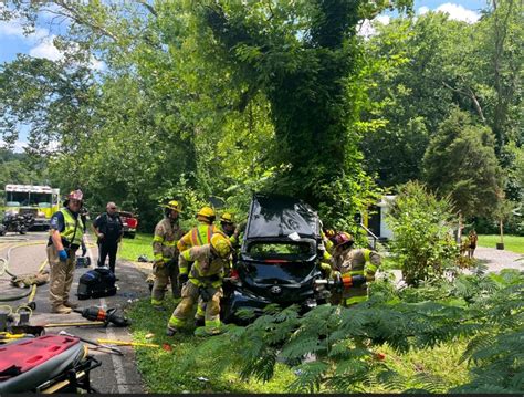 2 People Extricated From Car After Hitting Tree On Wallace Road In
