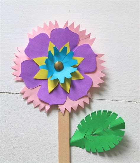 Fleurs en papier - pliages - Cabane à idées en 2020 | Fleur en papier