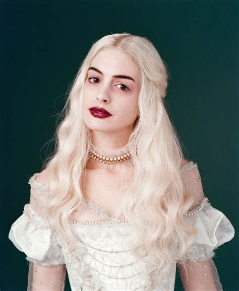 Anne Hathaway As The White Queen In Alice In Wonderland Alice In