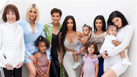 Mit Ihren Mädels Kris Jenner Teilt Cooles Familienfoto
