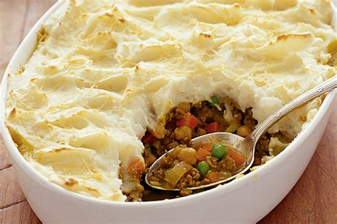 This easy shepherd's pie recipe is filled with lots of veggies and tender ground beef (or lamb), simmered together in the most delicious sauce, and topped with the creamiest mashed potatoes. Australian Shepherds Pie « Australian Shepherd Tips ...