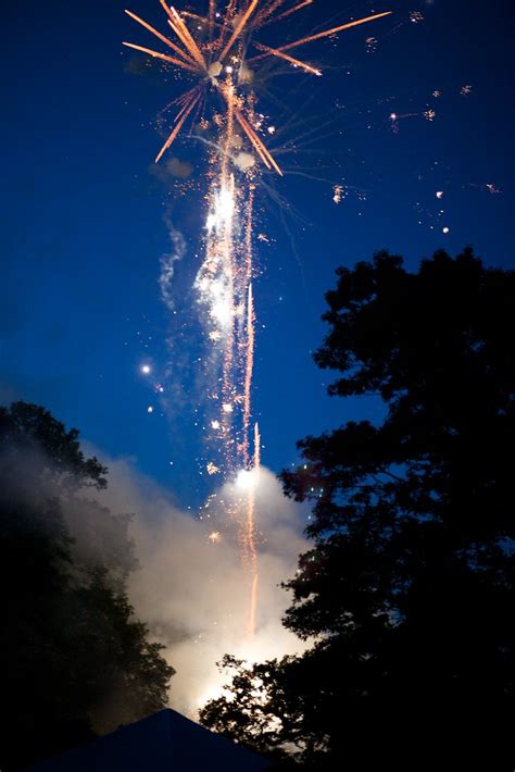 Vannfest09 Fireworks In The Sky Benjamin Ellis Flickr