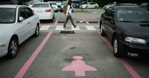 Chinese Parking Lot Creates ‘female Only Spaces Citing Concerns Women