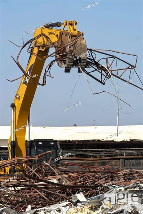 Harper Woods Michigan Demolition Of The Eastland Center Stock Photo
