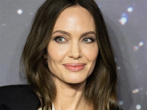 5 Things You Probably Didnt Know About Angelina Jolie