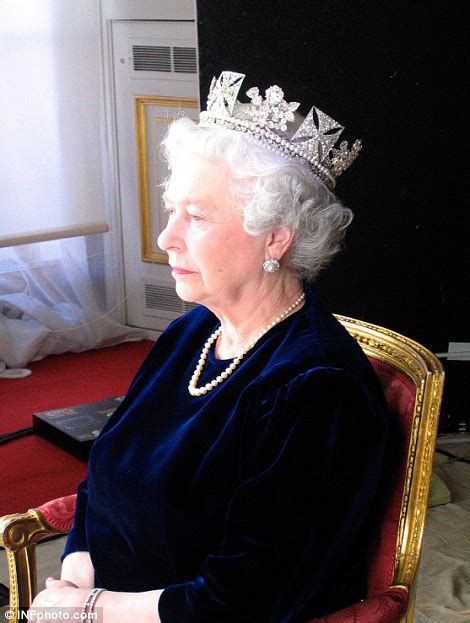 Behind The Scenes With The Queen Candid Photos Reveal Intimate Moments
