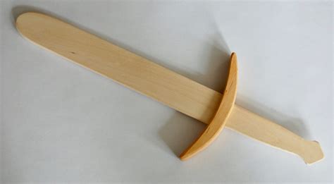 Wooden Toy Sword 2 Colors Isoisän Puulelut