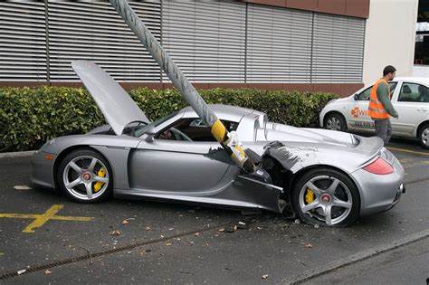 Porsche Carrera Gt Crash Today Near My Office Parking Is Flickr
