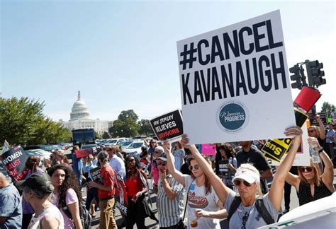 Protest maakt gebruik van cookies. Ahead of crucial Kavanaugh vote, hundreds of protesters rally in front of Supreme Court - ABC News
