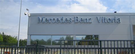 La ministra se reunión con la dirección y con algunos representantes sindicales. Daimler adjudica a la fábrica de Mercedes-Benz en Vitoria ...