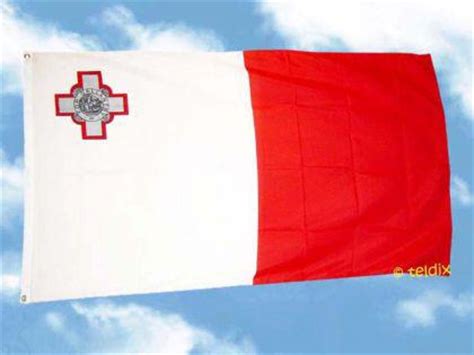 Die flagge von malta, die zeigen, wie die buchstaben mt auf einigen plattformen. Fahne Flagge MALTA 150 x 90 cm - Kaufen bei TD ...