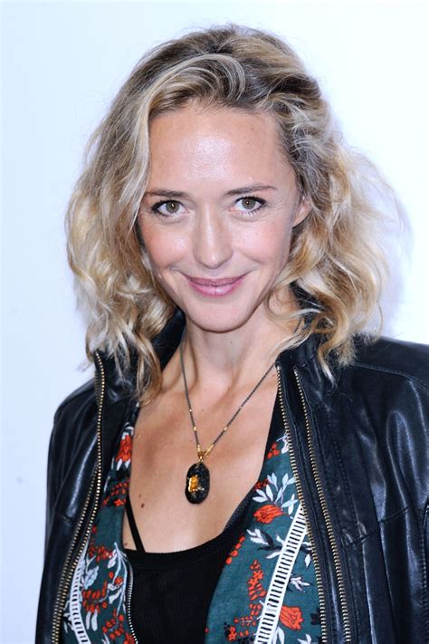 Hélène de fougerolles news, gossip, photos of hélène de fougerolles, biography, hélène de hélène de fougerolles is a 47 year old french actress. Helene De Fougerolles Style, Clothes, Outfits and Fashion ...