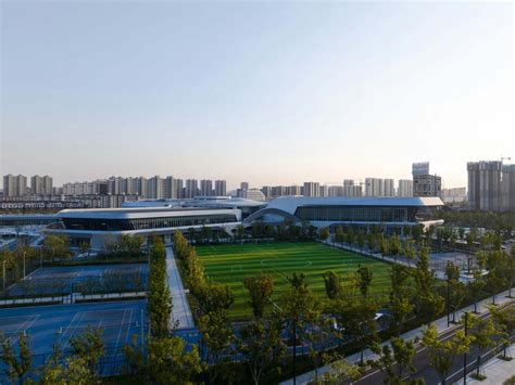 مركز تونغشيانغ الوطني للياقة البدنية ومنتزه لي نينغ الرياضي بي تي