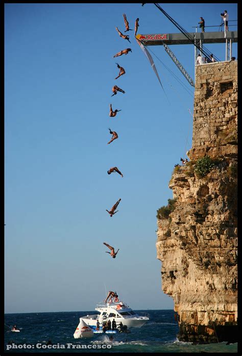 Det er gratis å se red bull cliff diving i oslo og vi har et begrenset antall billetter til operataket som gjøres tilgjengelig torsdag 5. Orlando Duque - Red Bull Cliff Diving 2010 | Polignano a ...