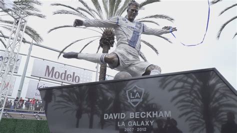 Usa La Galaxy Unveils David Beckham Statue In Los Angeles Video Ruptly