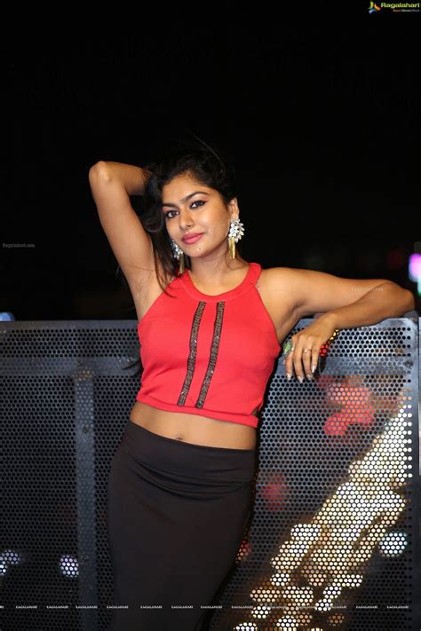 Armpit Actress Photo Sai Akshata Showing Her Sexy Yummy Armpit In
