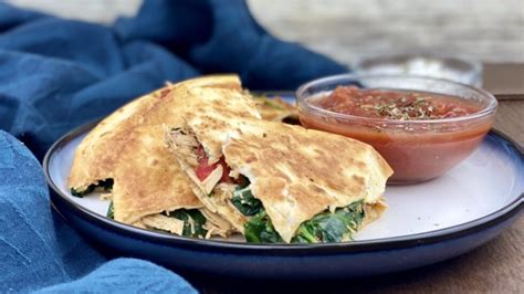 Easy Chicken And Spinach Quesadilla Heather Mangieri Nutrition