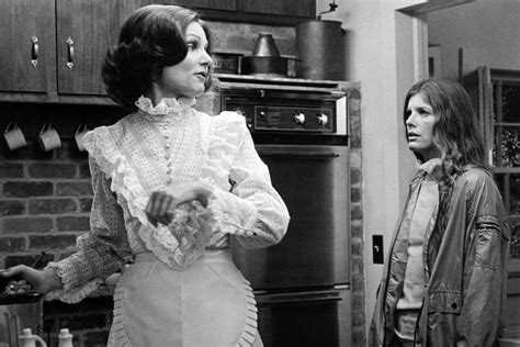 Katharine Ross And Paula Prentiss In The Stepford Wives In Kitchen