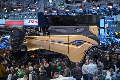 New Holland Unveils Giant Combine Harvester Cr11 At Agritechnica
