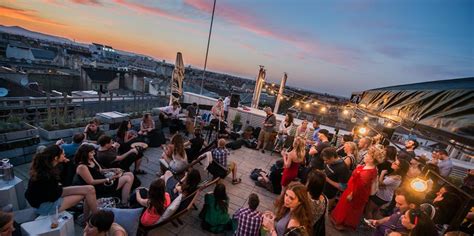 Plan je een boedapest citytrip? 360 Bar | Tips van locals voor Boedapest - Tix.nl