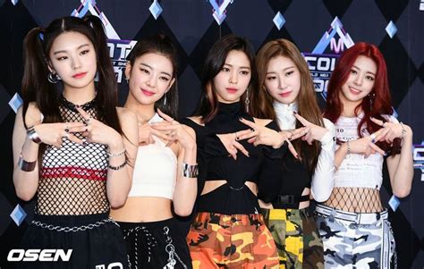 These Are The Worst Girl Group Outfits Of The Year According To