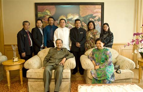 Mahathir mohamad iskandar's geni profile. Muzikal Tun Mahathir: Sebalik Tabir