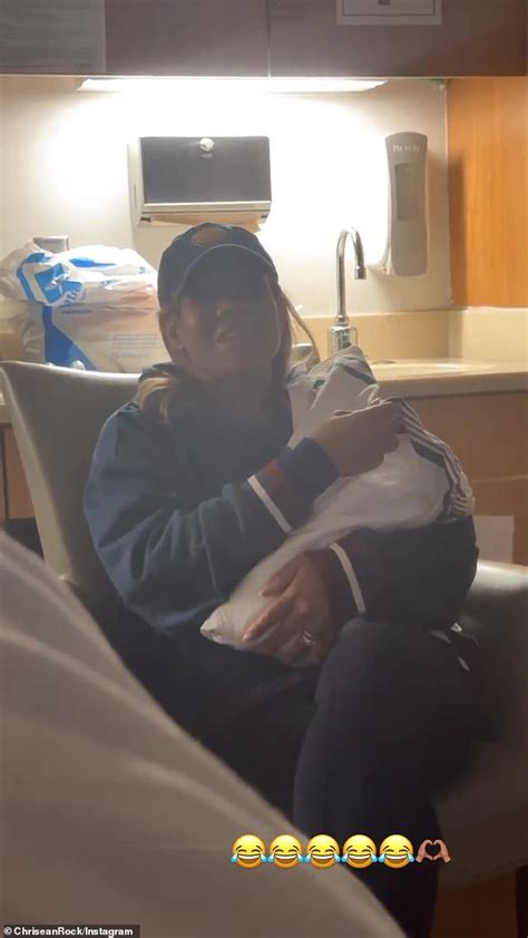Chriseanrock Livestreams The Birth Of Her Son At Hospital As Her