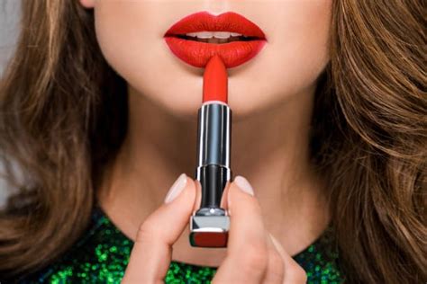 The 10 Best Red Lipsticks To Give Your Lips The Best Reddish Coat