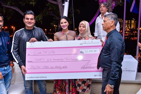 Sunny Leone New Photos At Breast Cancer Awareness Campaign In Mauritius Ritzystar