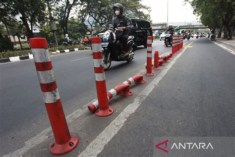 Legislator Minta Dki Lakukan Peremajaan Pembatas Jalur Sepeda Antara News