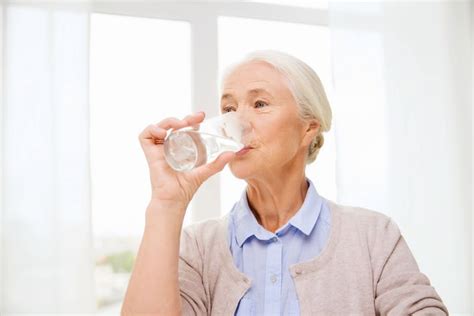 5 Mistakes That Can Lead To Dehydration In Seniors