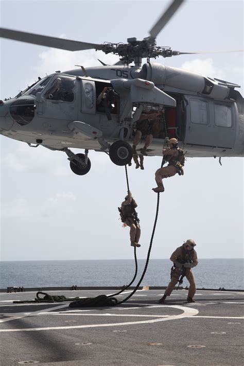 26th Meu Raid Force Integrates With Navy To Conduct Maritime