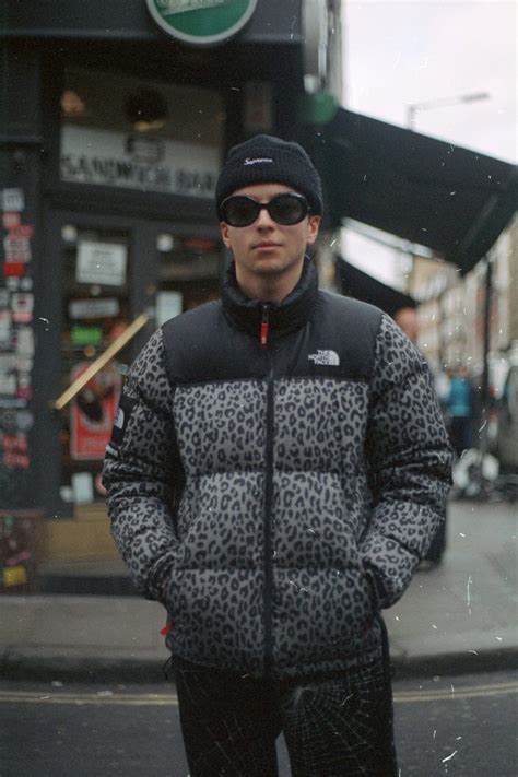 Street Style Shots Supreme X The North Face Fw16 Drop Part 2 Pause