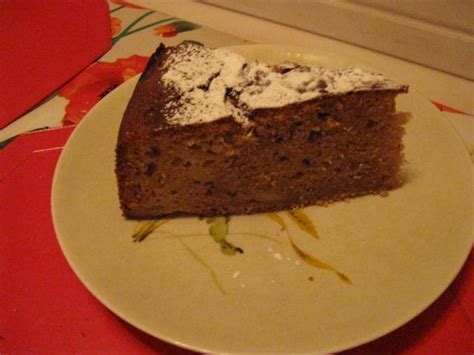 Ich habe joghurt zuviel… das kommt jedesmal vor wenn der werte herr gemahl einkaufen geht! Schoko Zitronen Joghurt Kuchen - Rezept - kochbar.de