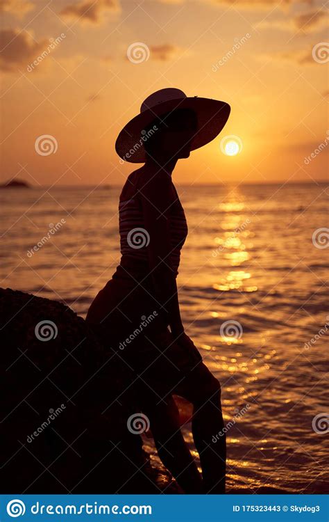 Contrast Silhouette Of Young Slender Woman Stock Image Image Of Rays
